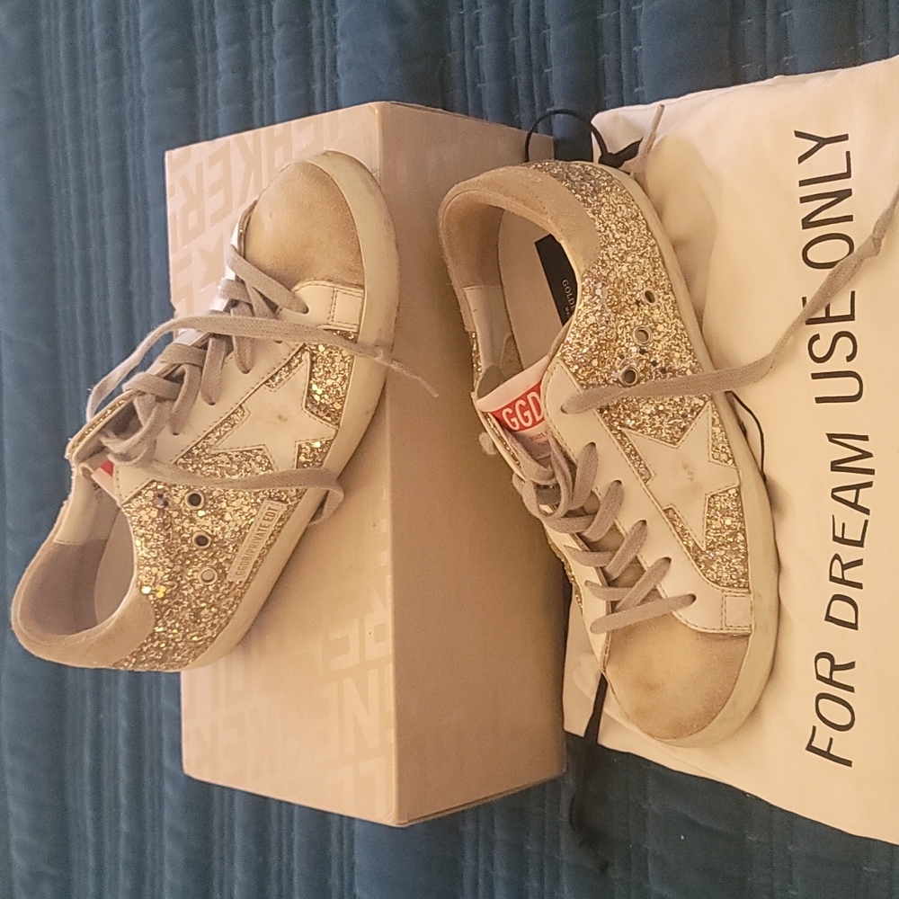 GOLDEN GOOSE GOLD GLITTER!